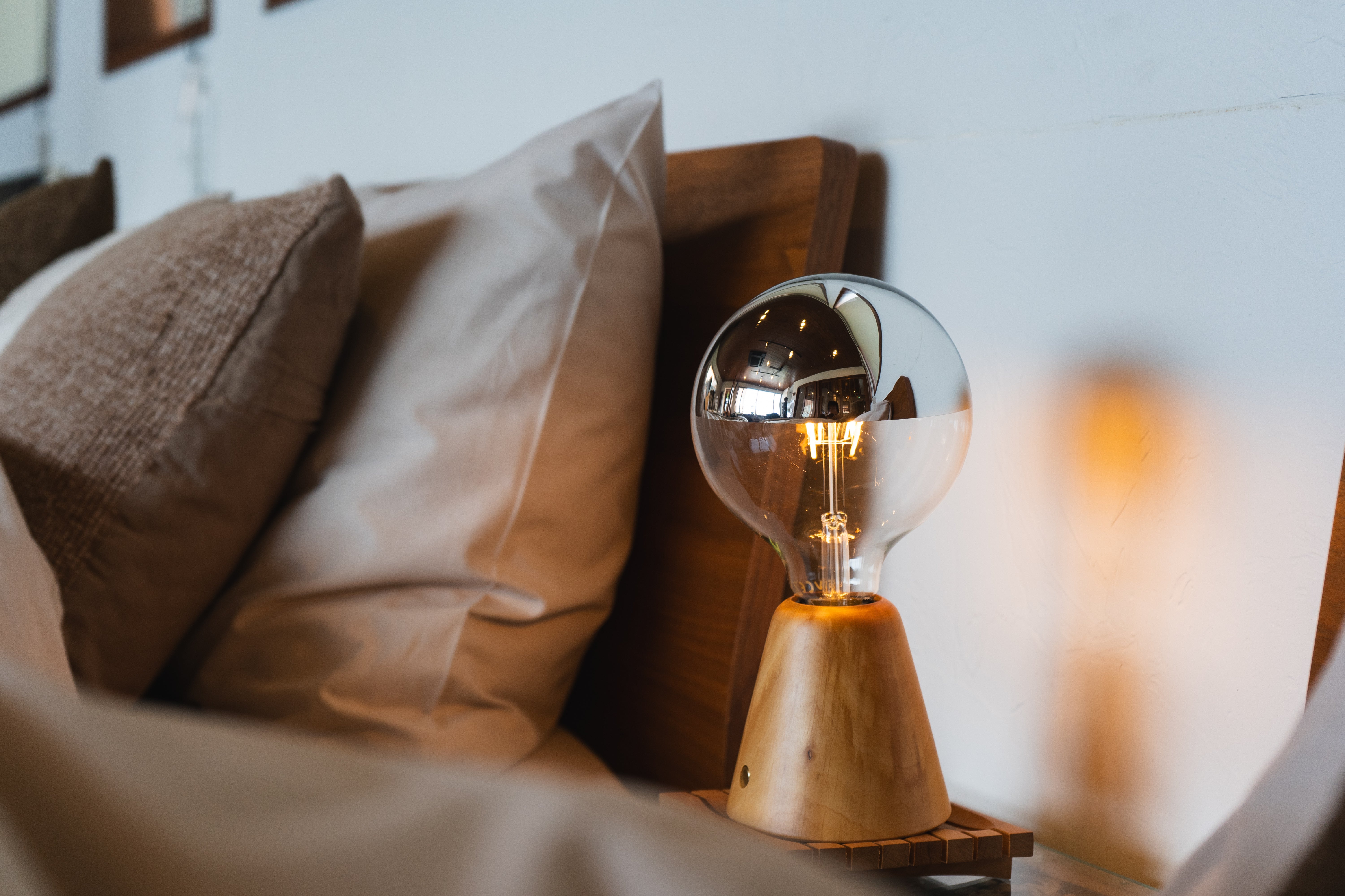 CABLESS01 LED Portable Lamp G125 Light Bulb Set Black