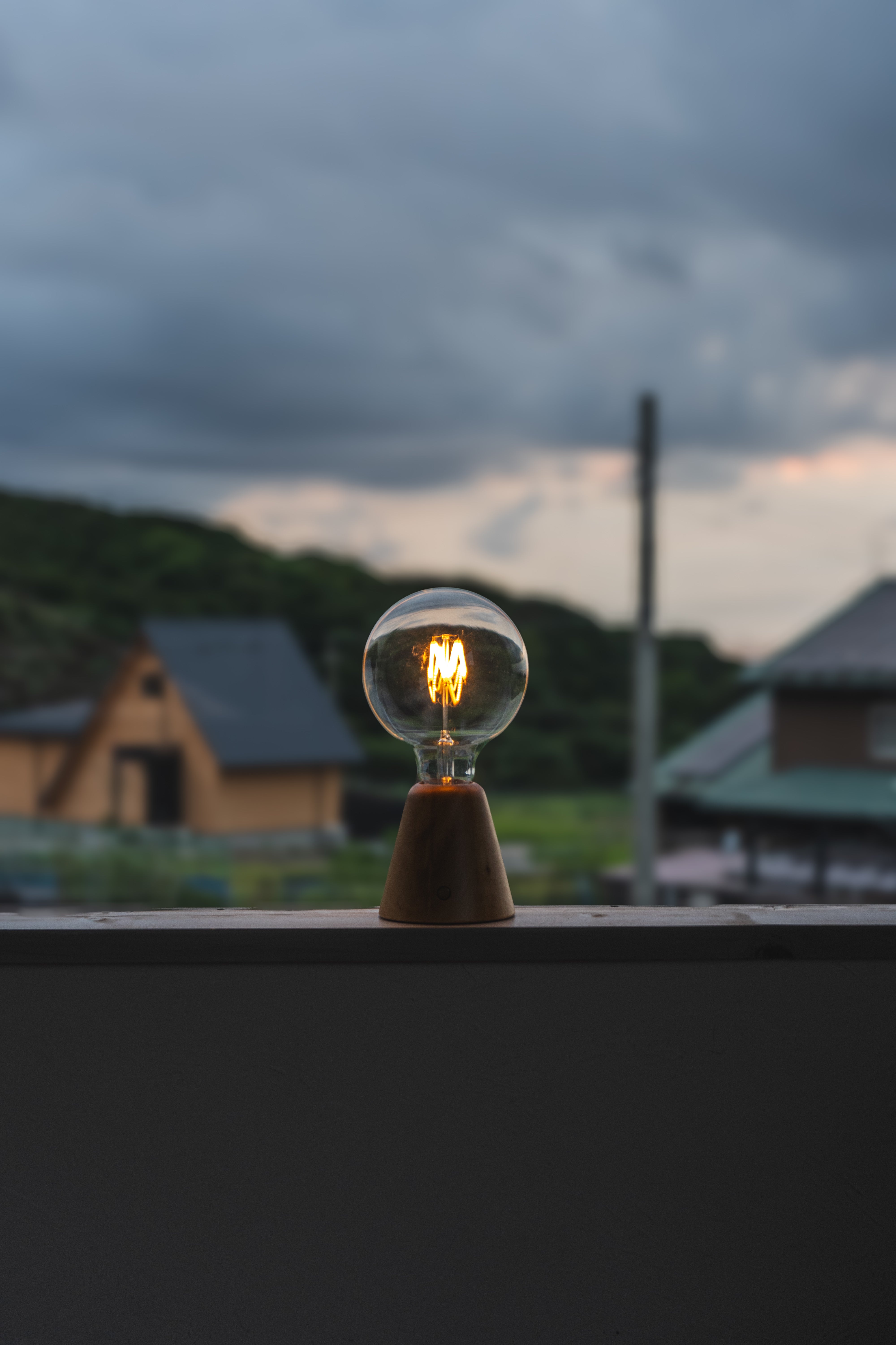 CABLESS01 LED Portable Lamp G125 Light Bulb Set Black