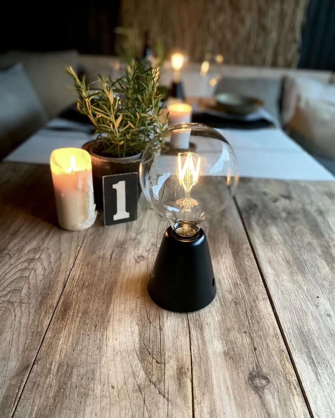 CABLESS01 LED Portable Lamp G125 Light Bulb Set Black